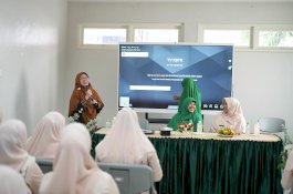 Ketua Pokja Bunda PAUD Makassar Apresiasi Penguatan Pengasuhan dan Program Studi Tiru di KB/TK Al Hikmah