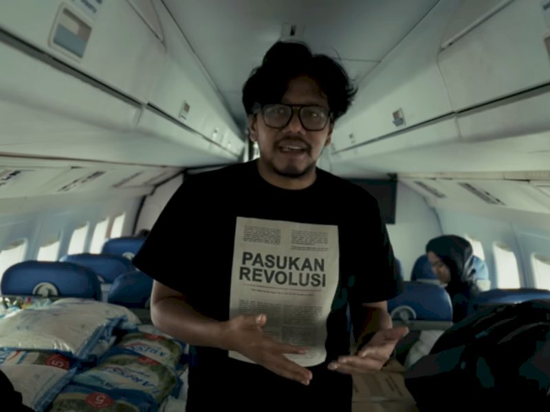 Ferry Irwandi mengantarkan 2,6 ton bantuan tahap awal berhasil dikumpulkan dan disalurkan oleh masyarakat pada Kamis (4/12/2025). @jejakfaktacom/Istimewa