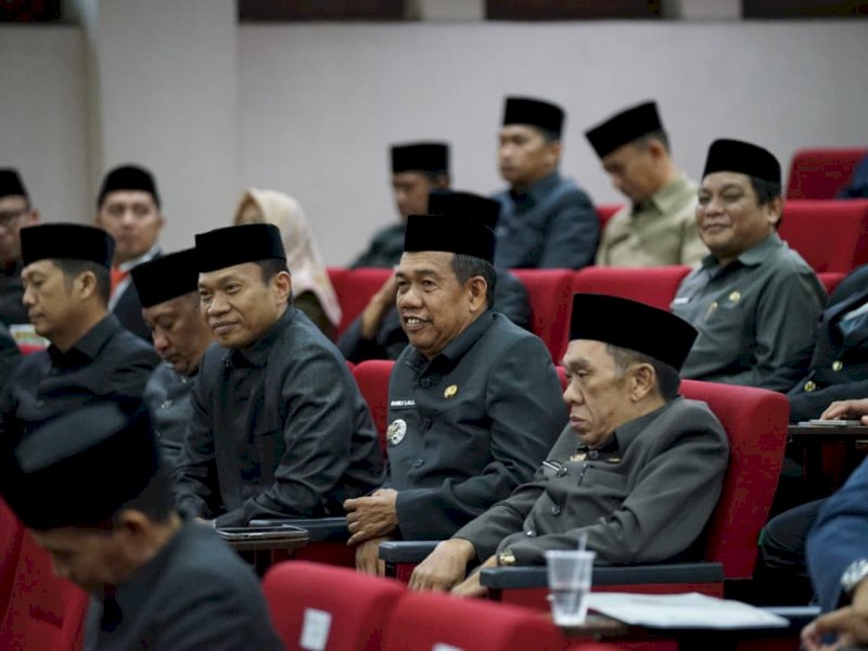 Camat Tallo, Ramli Lallo, menghadiri Rapat Paripurna DPRD Kota Makassar yang berlangsung di Ruang Pola Sipakatau, Balai Kota Makassar, pada Minggu (30/11/2025). @Jejakfakta/dok. Humas Kecamatan Tallo