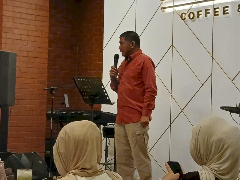 Pangdam XIV/Hasanuddin Mayjen TNI Bangun Nawoko Silaturrahmi Dengan Pimpinan Media Di Sulsel, Berlangsung Di Black Canyon Coffee Jalan Jenderal Hertasning Kota Makassar, Kamis Malam (4/12/2025). @Jejakfakta/dok. Istimewa