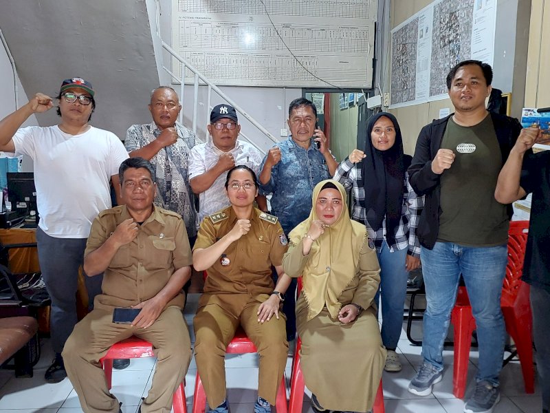 Pemilihan RW 001 Kelurahan Mangkura, belangsung damai dan lancar di Kantor Lurah Mangkura, Senin (8/12/2025). @jejakfaktacom/JF