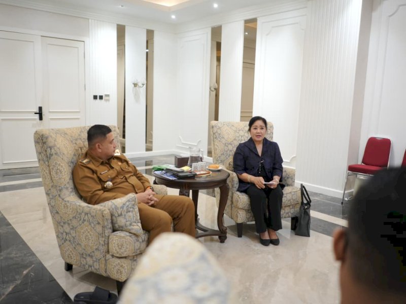 Ketua GPFI Sulsel, Dra. Erni Arnida, Apt., MH, dalam pertemuan bersama Wali Kota Makassar, Munafri Arifuddin, di Kantor Balai Kota Makassar, Senin (15/12/2025). @Jejakfakta/dok. Humas Pemkot Makassar