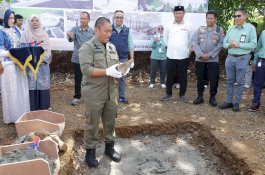 Bupati Luwu Timur Letakkan Batu Pertama Pembangunan Gedung Politeknik Sorowako