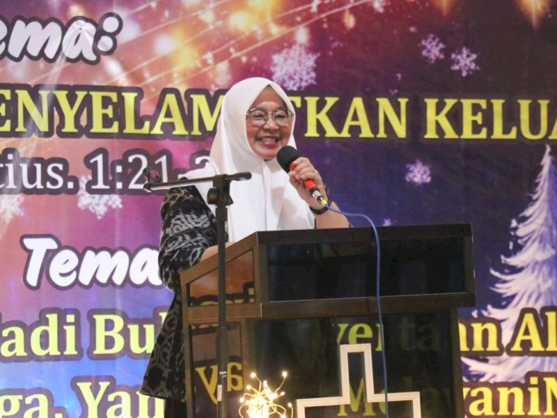 Wakil Bupati Luwu Timur, Hj. Puspawati Husler, menghadiri perayaan Natal di Jemaat GKST Hermon Laimbo (Pelayan Klasis Mangkutana&ndash;Tomoni) dan Jemaat Rante Towu (Pelayan Klasis Kalaena) pada Senin (1/12/2025). @Jejakfakta/dok. KP-Humas/Kominfo-SP