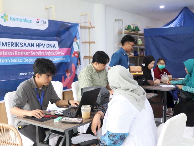  Tim Penggerak (TP) PKK Kota Makassar menggelar pemeriksaan HPV DNA gratis sebagai upaya pencegahan dan deteksi dini kanker serviks di Gedung PKK Kota Makassar, Rabu (17/12/2025). @Jejakfakta/dok. Humas Pemkot Makassar
