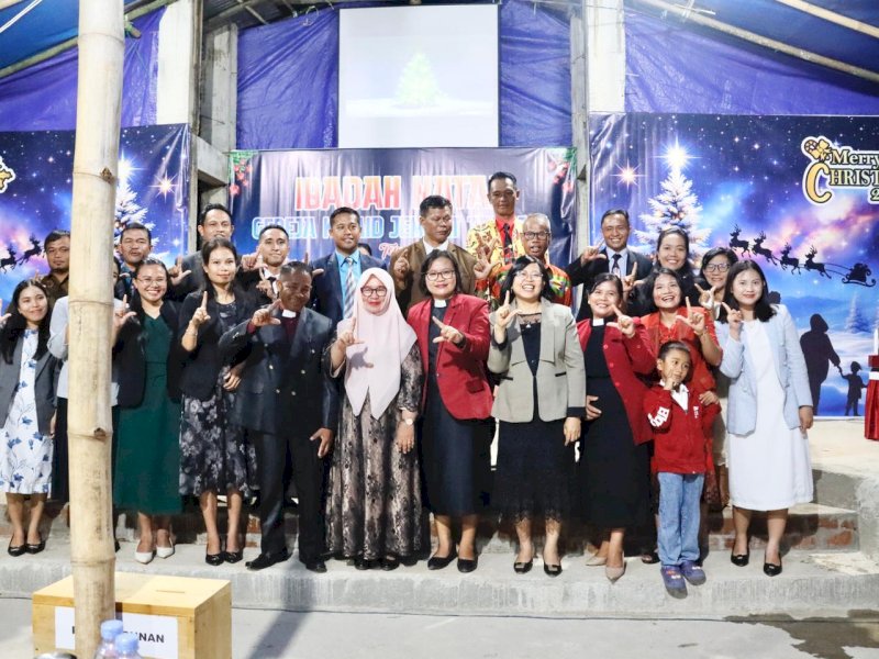 Wakil Bupati Luwu Timur,  Puspawati Husler, menghadiri Perayaan Natal Gereja Kibaid Jemaat Tarabbi, Kecamatan Malili, Rabu (03/12/2025). @Jejakfakta/dok. ikp-humas/kominfo-sp