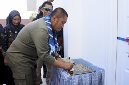 Resmikan Gedung Peasa Aroa, Bupati Irwan Tekankan Estetika Bangunan