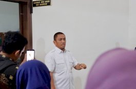Tingkatkan Kualitas Pelayanan, Bupati Irwan Lakukan Sidak di Dua OPD