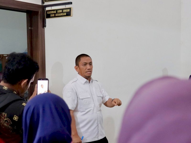 Bupati Luwu Timur, Irwan Bachri Syam, melakukan inspeksi mendadak (sidak) ke Kantor Inspektorat dan Dinas Lingkungan Hidup (DLH), Jumat pagi (05/12/2025). @Jejakfakta/dok. IKP Humas/Kominfo-SP