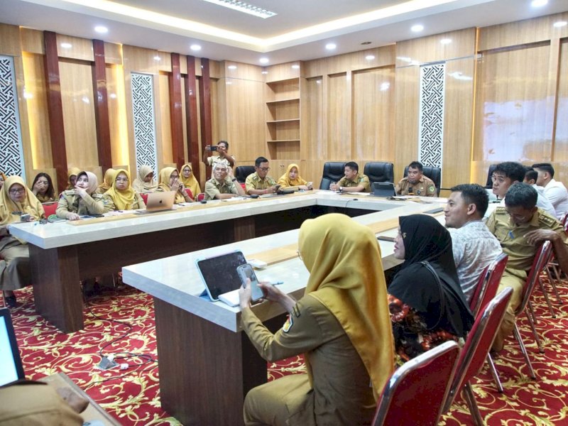 Bapperida Luwu Timur menggelar Rapat Koordinasi (Rakor mempercepat pelaksanaan Program Makan Bergizi Gratis (MBG), di Ruang Rapat Pimpinan Kantor Bupati Luwu Timur, Senin (08/12/2025). @Jejakfakta/dok. Istimewa