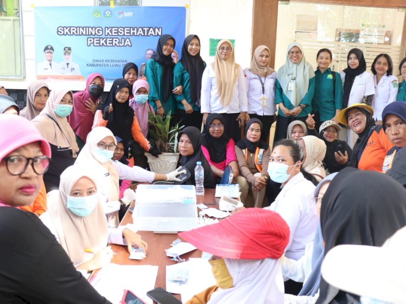 Skrining kesehatan kerja yang digelar di halaman Kantor Dinas Lingkungan Hidup Luwu Timur, Rabu (10/12/2025). @Jejakfakta/dok. Istimewa