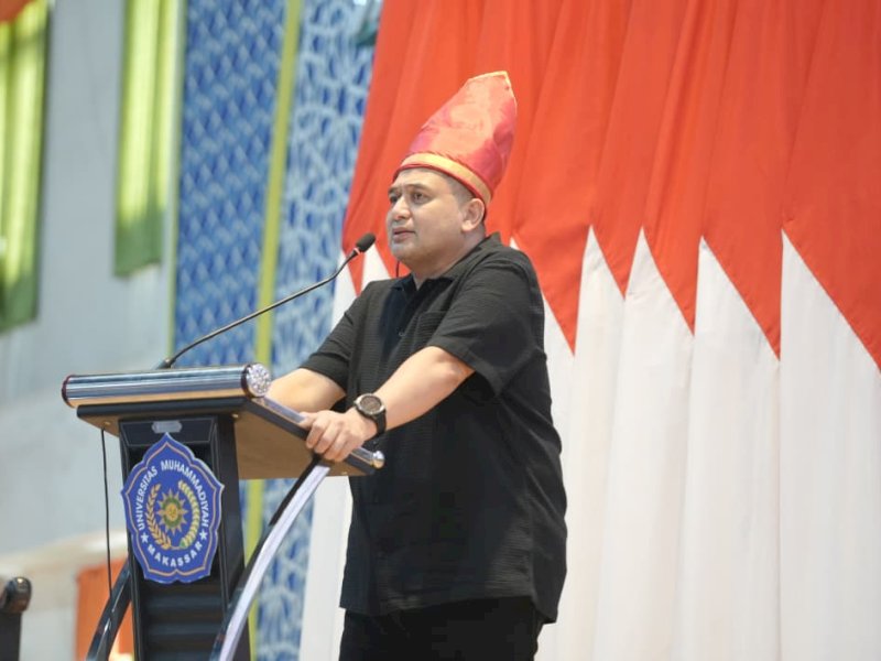 Wali Kota Makassar, Munafri Arifuddin, menghadiri langsung kegiatan Pelantikan, Training Aqidah Ranting dan Pimpinan (TARPM), serta Rapat Kerja Pimpinan (Rakerpim) Pimpinan Cabang Ikatan Mahasiswa Muhammadiyah (PC IMM) Kota Makassar periode 2025&ndash;2026 di Gedung Sidang Muktamar Universitas Muhammadiyah (Unismuh) Makassar, Sabtu (20/12/2025). @Jejakfakta/dok. Humas Pemkot Makassar