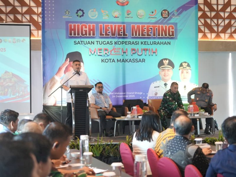 Wali Kota Makassar, Munafri Arifuddin, saat memberikan sambutan pada High Level Meeting bertema &ldquo;Kolaborasi Pengembangan Koperasi Kelurahan Merah Putih Kota Makassar&rdquo; yang diselenggarakan oleh Dinas Koperasi dan UKM Kota Makassar di Novotel Grand Shayla Makassar, Rabu (24/12/2025). @Jejakfakta/dok. Humas Pemkot Makassar