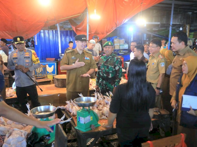 Pemda Pangkep sidak pasar jelang pergantian tahun di Pasar Sentral Pangkajene, Senin (29/12/2025). @jejakfaktacom/Humas Pemda Pangkep