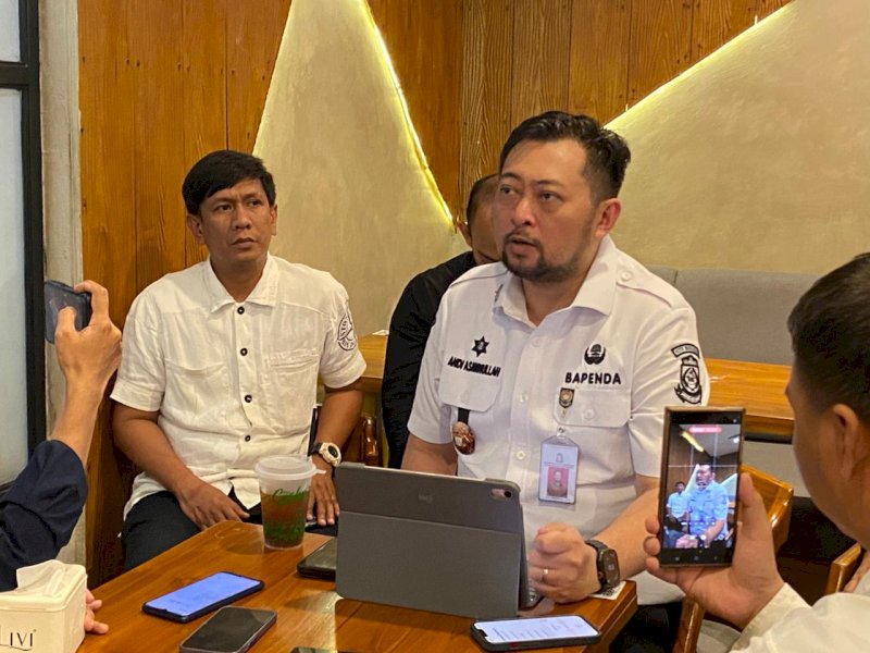 Kepala Badan Pendapatan Daerah (Bapenda) Kota Makassar, Andi Asminullah, saat memberikan keterangan persnya. @Jejakfakta/dok. Humas Pemkot Makassar