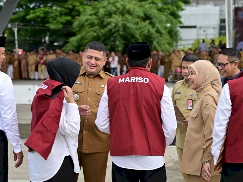 Sebanyak 6.032 Ketua Rukun Tetangga (RT) dan Ketua Rukun Warga (RW) periode 2025&ndash;2030 dilantik secara serentak di Lapangan Karebosi, Senin (29/12/2025), menandai sejarah baru demokrasi lokal di Kota Makassar. @Jejakfakta/dok. Humas Pemkot Makassar