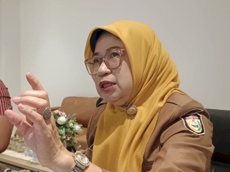 Kepala DPPPA Kota Makassar, drg. Ita Isdiana Anwar, saat memberikan keterangan pers, di Balai Kota Makassar, Senin (5/1/2026). @Jejakfakta/dok. Humas Pemkot Makassar