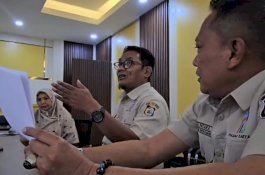 Belum Setahun Menjabat, Direksi Baru Perumda Pasar Makassar Raya Sukses Setor Dividen Rp1,3 Miliar