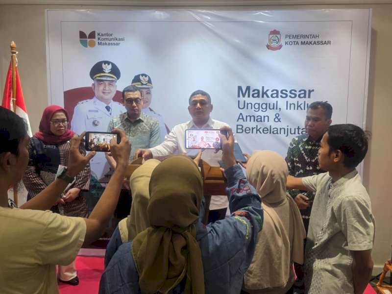 Wali Kota Makassar, Munafri Arifuddin, saat memberikan keterangan pers di Balai Kota Makassar, Kamis (8/1/2026). @Jejakfakta/dok. Humas Pemkot Makassar