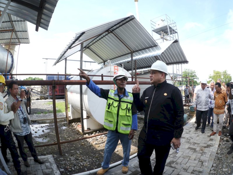 Wali Kota Makassar, Munafri Arifuddin,  saat menghadiri peresmian Asphalt Mixing Plant (AMP) milik PT Tujuh Wali Wali di Kawasan Industri Makassar (KIMA), Jumat (09/01/2026). @Jejakfakta/dok. Humas Pemkot Makassar
