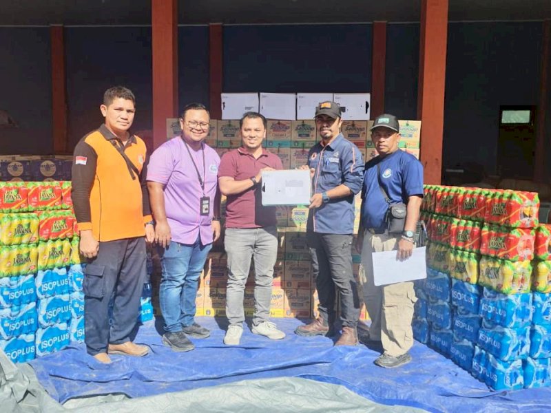 Pengusaha perempuan Sandiana Soemarko mengirimkan ribuan bantuan kebutuhan pokok bagi masyarakat terdampak banjir di Sumatera. @Jejakfakta/dok. Istimewa