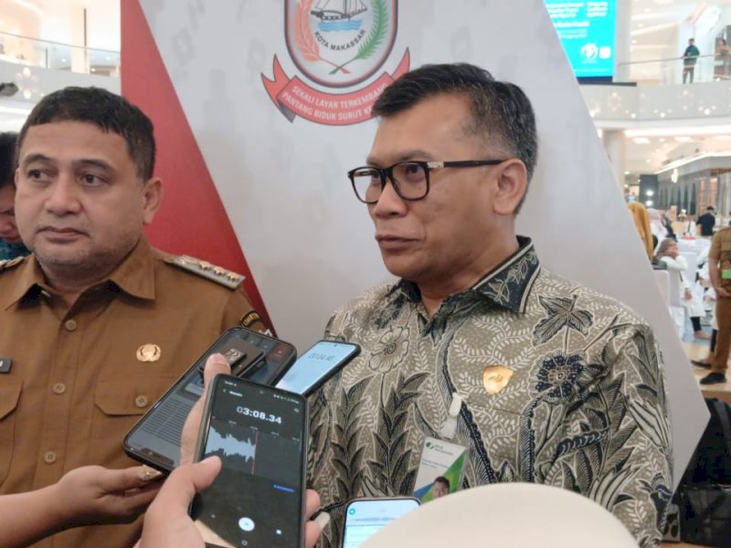 Direktur Utama BPJS Ketenagakerjaan, Pramudya Iriawan Buntoro, memberikan keterangan pers usai Launching Sistem Keagenan Penggerak Jaminan Sosial (PERISAI) Makassar dan Atrium, serta Program Jaminan Hari Tua (JHT) bagi Pekerja Rentan Kota Makassar Tahun 2026, yang digelar di Trans Studio Mall Makassar, Senin (12/1/2026). @Jejakfakta/Nurdin Amir