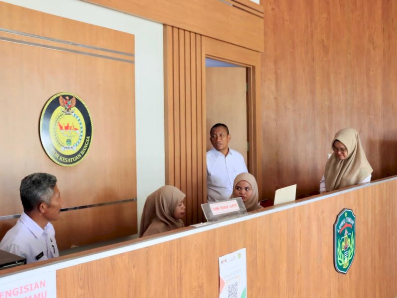 Bupati Luwu Timur, Irwan Bachri Syam, melakukan inspeksi mendadak (sidak) ke sejumlah instansi strategis, Rabu (14/01/2026). @Jejakfakta/dok. KP-Humas/Kominfo-SP