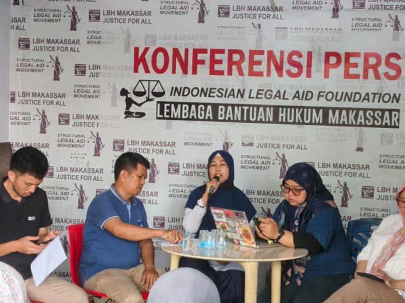 Koalisi Organisasi Masyarakat Sipil (OMS) Sulawesi Selatan, saat menggelar Konferensi Pers di kantor LBH Makassar, Senin (19/1/2026). @Jejakfakta/dok. Istimewa 