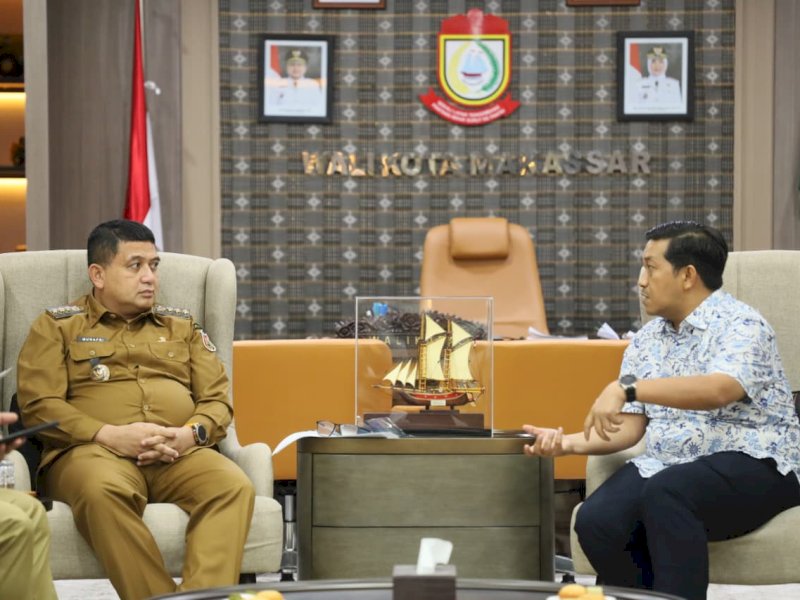 Wali Kota Makassar, Munafri Arifuddin, saat menerima audiensi dosen Fakultas Ilmu Sosial dan Ilmu Politik (FISIP) Universitas Hasanuddin (Unhas) bersama Pemerintah Kota Makassar yang digelar di Balai Kota Makassar, Senin (19/1/2026). @Jejakfakta/dok. Humas Pemkot Makassar