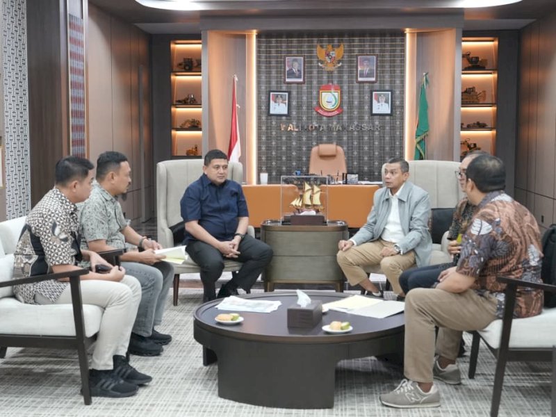 Audiensi antara Wali Kota Makassar Munafri Arifuddin dan PT Gowa Makassar Tourism Development Tbk (PT GMTD) di Balai Kota Makassar, Jumat (23/1/2025). Pertemuan tersebut turut dihadiri Presiden Direktur PT GMTD, Ali Said. @Jejakfakta/dok. Humas Pemkot Makassar