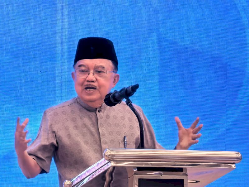 Ketua Umum Dewan Masjid Indonesia (DMI) Jusuf Kalla, saat menghadiri dan membuka Pelatihan Akustik Masjid yang diikuti 109 Dewan Kemakmuran Masjid (DKM) di Paragon Community Hub, Jakarta Selatan, Minggu (25/1/2026). @Jejakfakta/dok. Istimewa