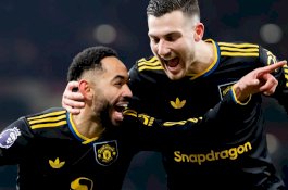 Manchester United Kalahkan Arsenal 3-2 dalam Laga Sengit, Setan Merah Tembus 4 Besar