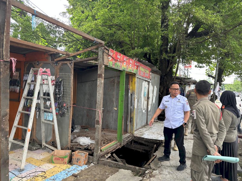 Sebanyak 19 lapak PKL dibongkar secara mandiri oleh para pedagang pada Rabu (28/1/2025). @Jejakfakta/dok. Istimewa