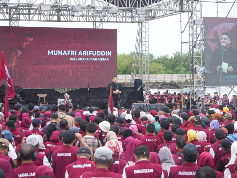 Wali Kota Makassar Munafri Arifuddin, saat pertemuan RT/RW se Kota Makassar yang digelar di Pantai Bosowa, Minggu (8/2/2026). @Jejakfakta/dok. Humas Pemkot Makassar