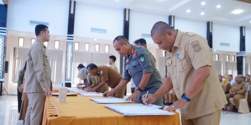 Teken Perjanjian Kinerja dan Pakta Integritas 2026, Yusran: Target Harus Terukur dan Berbasis Angka