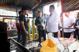 Wali Kota Munafri Tinjau Inovasi Anak Muda Makassar Sulap Sampah Plastik Jadi BBM