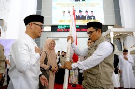 Kuota Haji Gowa Meningkat, Wamenhaj dan Bupati Gowa Lepas 1.421 JCH