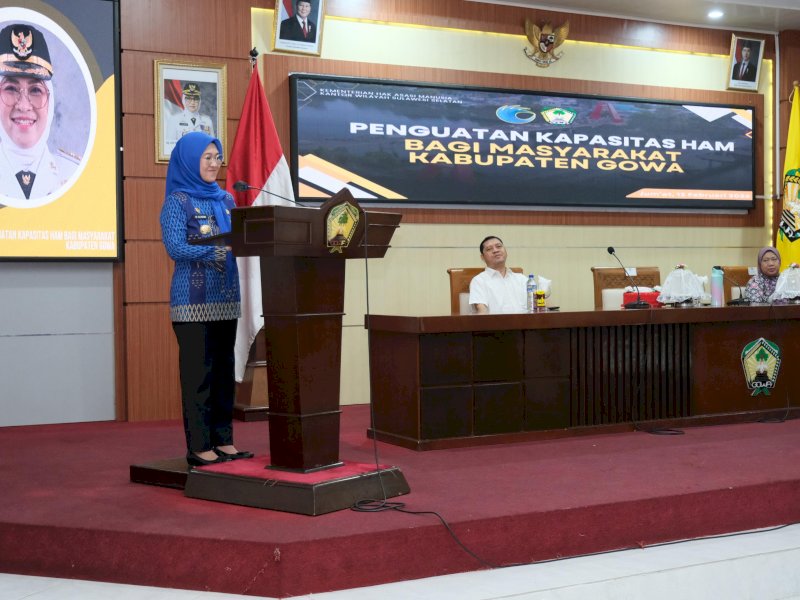 Bupati Gowa, Sitti Husniah Talenrang, saat memberikan sambutan pada kegiatan Penguatan Kapasitas HAM bagi masyarakat yang digelar di Baruga Karaeng Galesong, Kantor Bupati Gowa, Jumat (13/2/2026). @Jejakfakta/dok. Istimewa