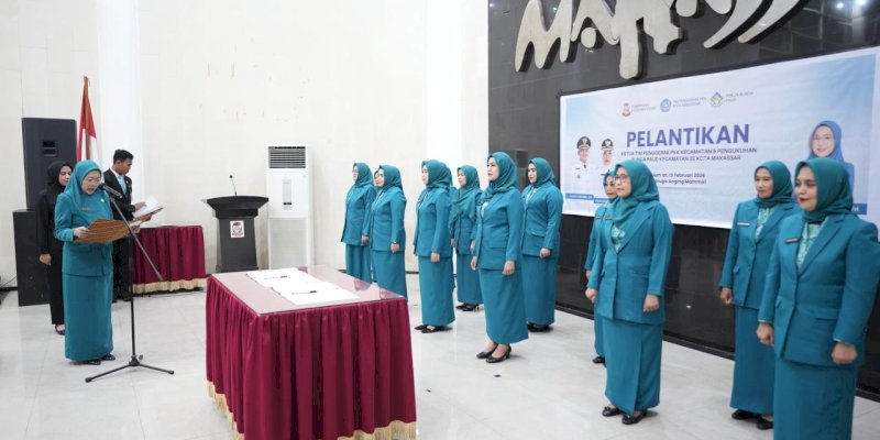 Melinda Aksa Lantik 13 Ketua TP PKK Kecamatan dan Kukuhkan Bunda PAUD se-Kota Makassar