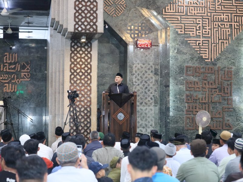 Wali Kota Makassar, Munafri Arifuddin, saat menghadiri Safari Ramadan Pemerintah Kota Makassar, di Masjid Al Markaz Al Islami, Kamis (19/2/2026) malam. @Jejakfakta/dok. Istimewa