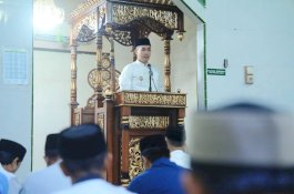 Tarawih Bersama Warga Attangsalo, Bupati Pangkep Tegaskan Komitmen Pembangunan Berkelanjutan