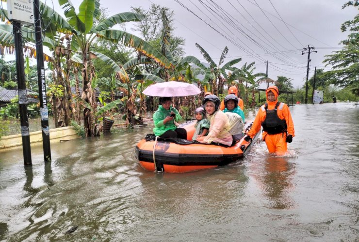 Enam Titik Terendam, Tim SAR Gabungan Evakuasi Warga Terdampak Banjir