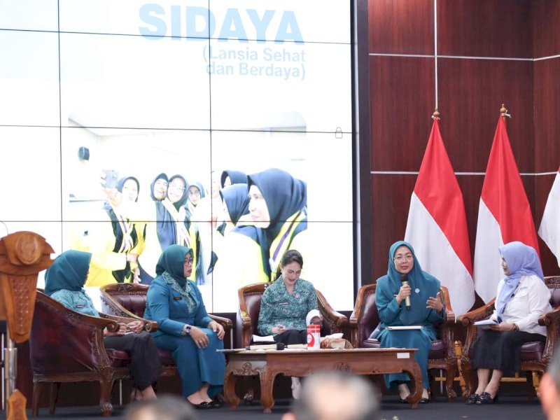 Ketua TP PKK Kota Makassar, Melinda Aksa, saat menjadi narasumber dalam kegiatan Prasara dan Vistara: Program Prioritas Pembangunan Keluarga yang digelar Kementerian Kependudukan dan Pembangunan Keluarga/BKKBN di Gedung Halim Kemendukbangga, Jakarta Pusat, Kamis (26/2/2026). @Jejakfakta/dok. Humas Pemkot Makassar