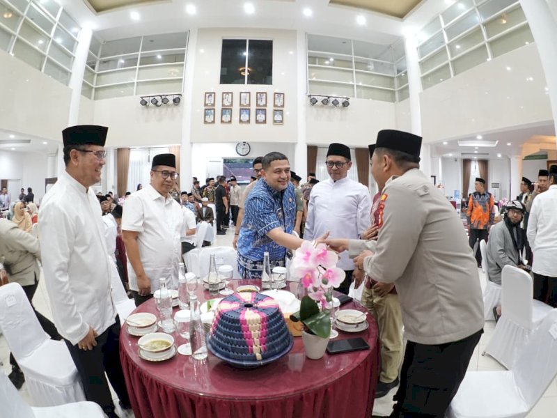 Wali Kota Makassar Munafri Arifuddin, saat jamuan buka puasa bersama Forum Koordinasi Pimpinan Daerah (Forkopimda), di Baruga Anging Mammiri, Rumah Jabatan Wali Kota Makassar, Kamis (26/2/2026). @Jejakfakta/dok. Humas Pemkot Makassar