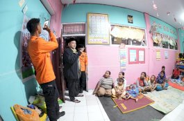 Tengah Malam, Wali Kota Makassar Munafri Arifuddin Tinjau Posko Banjir di Biringkanaya