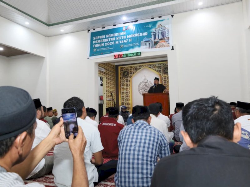  Wali Kota Makassar, Munafri Arifuddin, saat  Safari Ramadan Pemerintah Kota Makassar di Masjid Baburrahman Perum Bukit Delta Mas, Jalan Berua Raya, Kecamatan Biringkanaya, Sabtu (28/2/2026) malam. @Jejakfakta/dok. Humas Pemkot Makassar