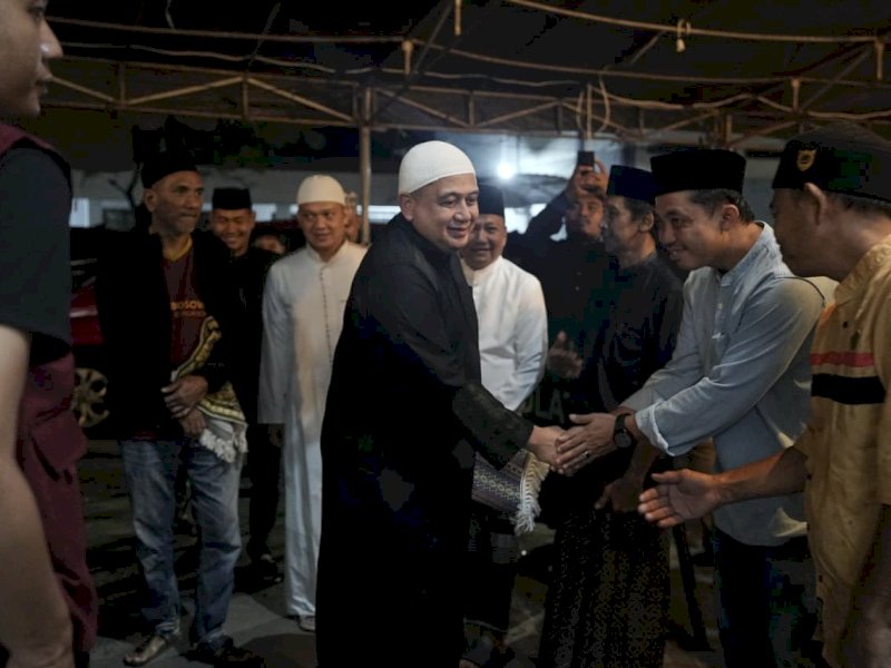 Wali Kota Makassar Munafri Arifuddin saat melaksanakan Safari Subuh hari ke-11 Ramadan di Masjid Nurul Majid, Kecamatan Ujung Pandang, Kamis (1/3/2026). @Jejakfakta/dok. Humas Pemkot Makassar