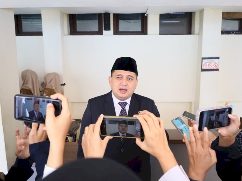 Wali Kota Makassar, Munafri Arifuddin, minta tembak-tembakan senjata mainan berpeluru jeli dan plastik yang marak di Makassar, ditindak polisi. @Jejakfakta/Istimewa