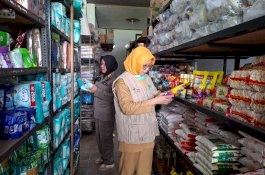 Ramadan Aman di Pasar Mangkutana, Tim Gabungan Sidak Produk Kedaluwarsa dan Tanpa Izin Edar