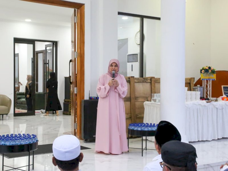 Wakil Wali Kota Makassar, Aliyah Mustika Ilham, saat memberikan sambutan pada acara buka puasa bersama Badan Pengurus Wilayah Kerukunan Keluarga Luwu Raya (KKLR) Sulawesi Selatan di Rumah Jabatan Wakil Wali Kota Makassar, Kompleks PDAM, Jalan Ratulangi, Selasa (3/3/2026). @Jejakfakta/dok. Humas Pemkot Makassar